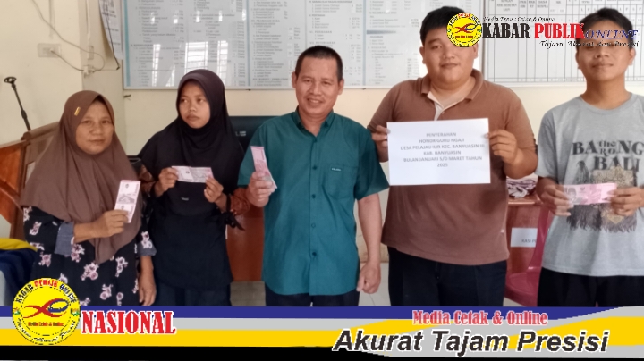 Pemdes Desa Pelajau llir Rapel 3 Bulan Honor Kader KPM, Marbot dan Guru Ngaji Sekaligus.